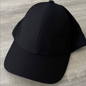 UA ArmourVent Low Men’s Stretch Cap